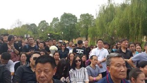 z小明童鞋z:【永远的姚贝娜】姚贝娜雕像今天